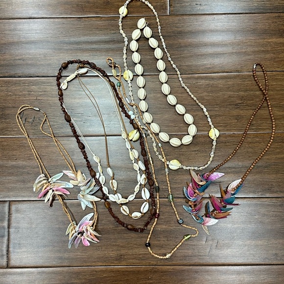 Seashell Beach Multicolor Beaded Shell Necklace Set of 7 - Picture 1 of 5